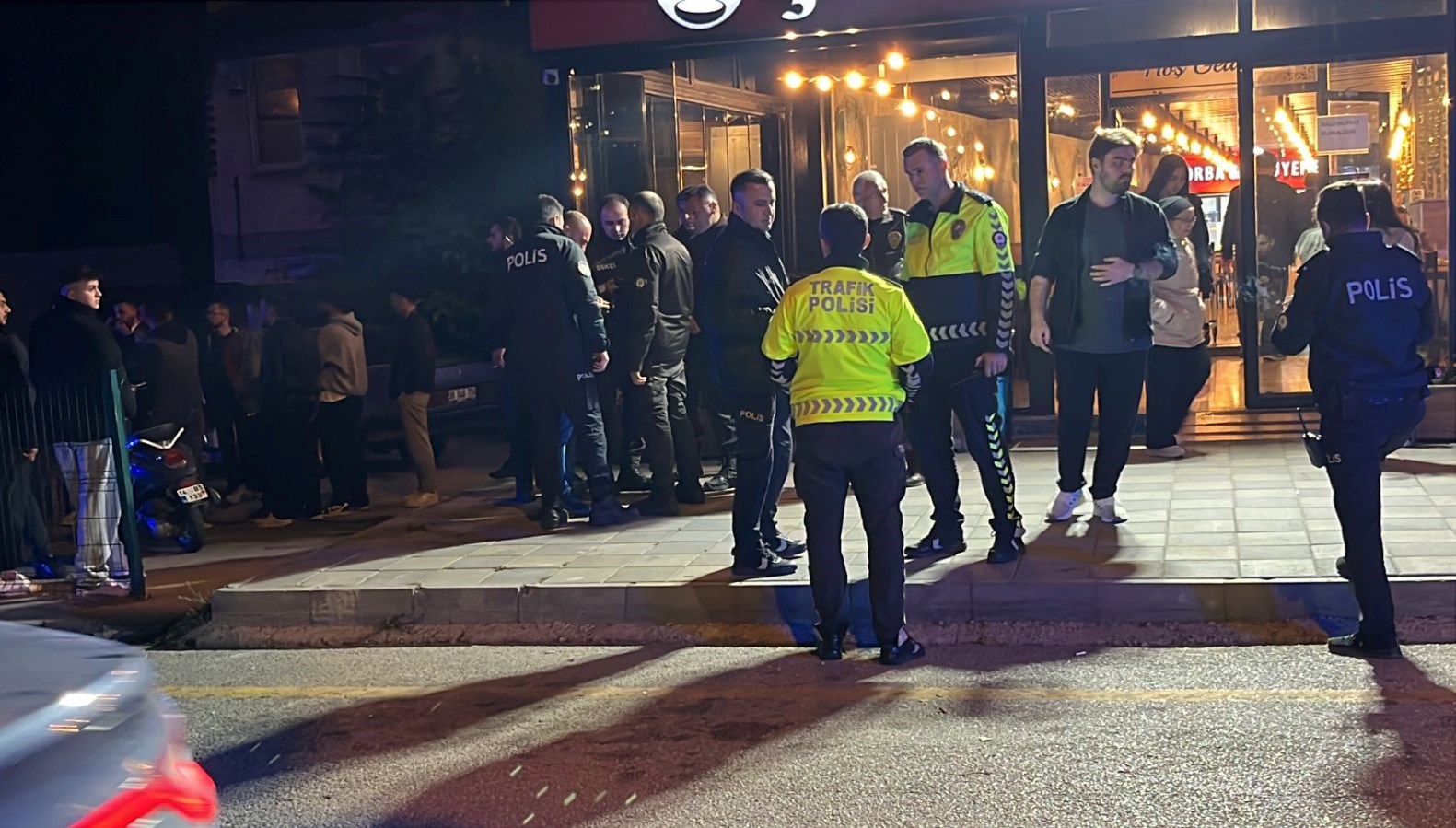 boluda corbacida bicakli kavga 2 yarali sH3CegDj