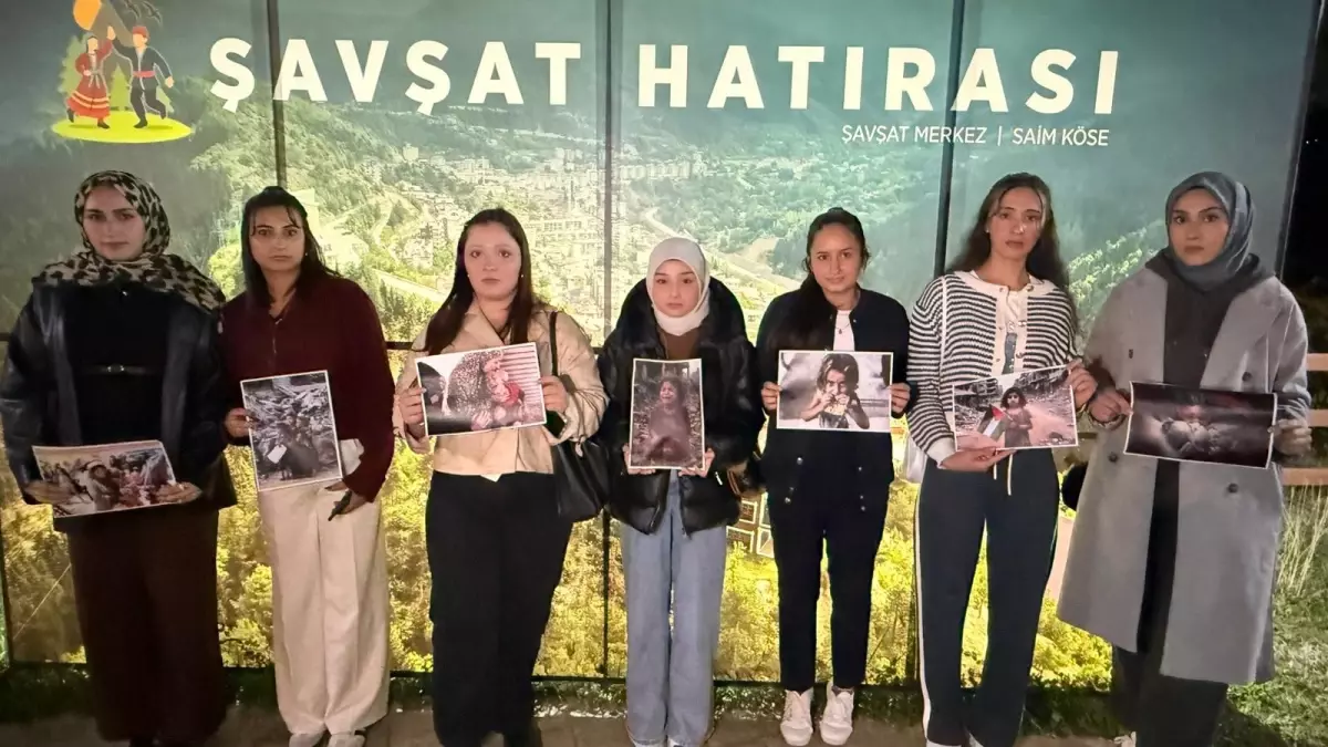 artvindeki ogrencilerden gazzedeki kiz cocuklari icin anlamli farkindalik etkinligi MrRaTElC.jpg