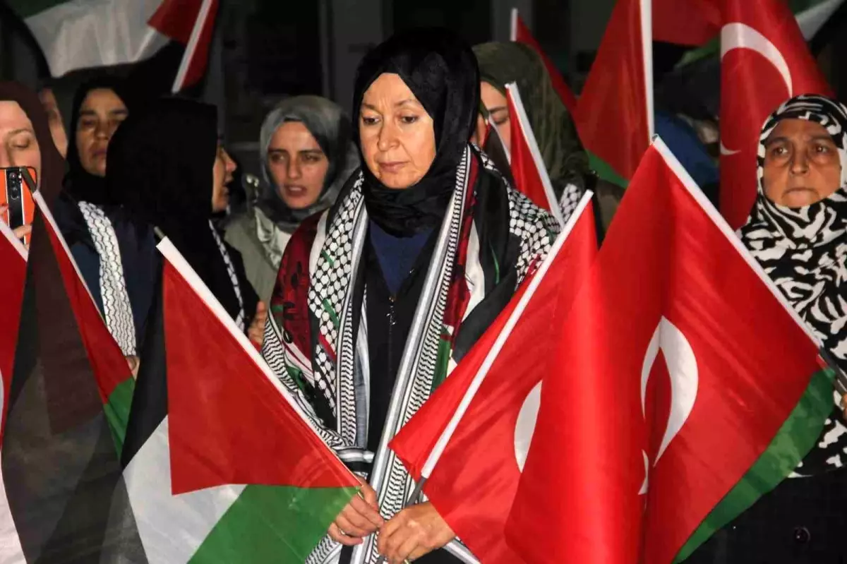 corumda gazze icin insani yardim filosuna destek gosterisi 9ZYYlmCf