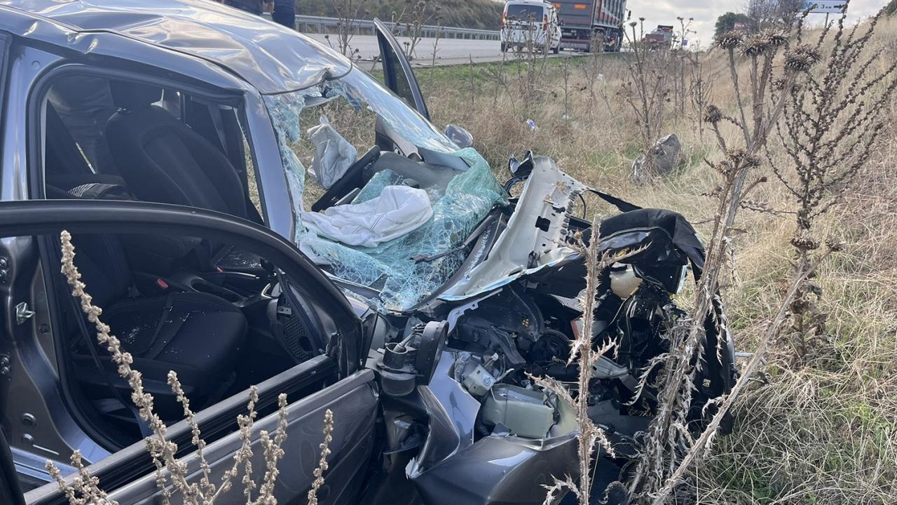 faciadan donuldu otomobil tira arkadan carpti yarali var 9tfH9q6s.jpg