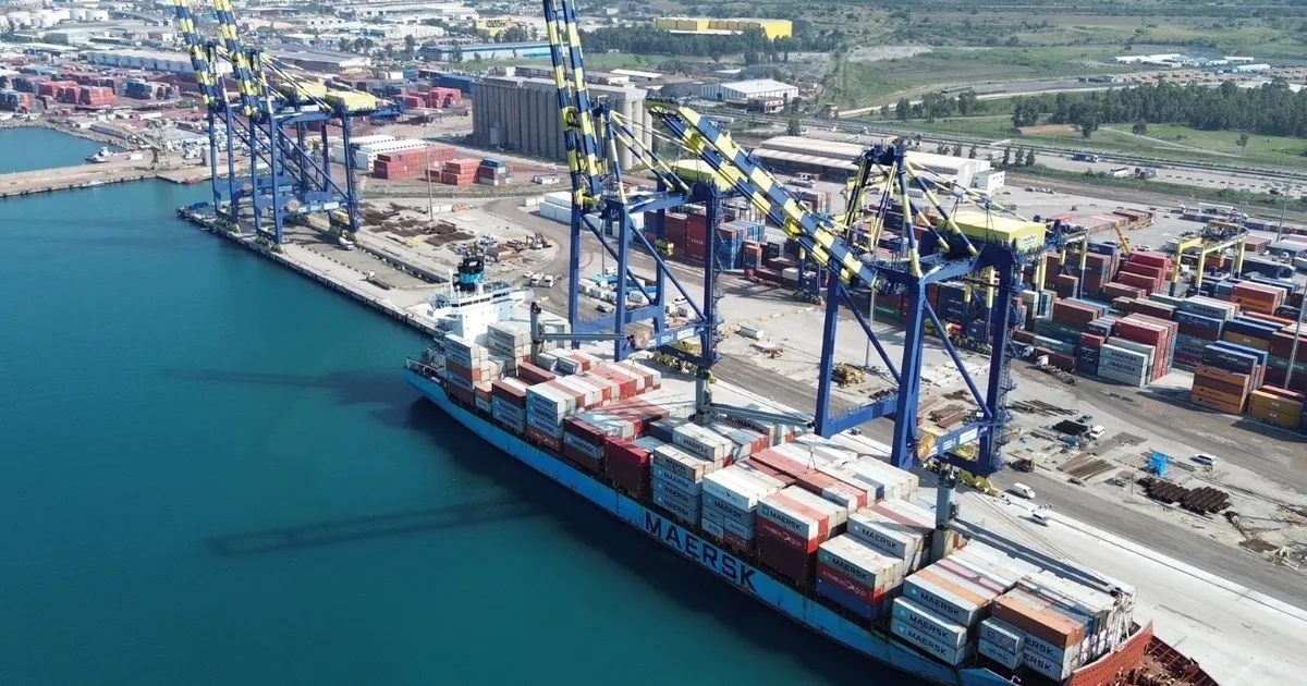 eylulde ihracat ve ithalat artti ihracatta almanya ithalatta cin lider IiKu9RhG.webp