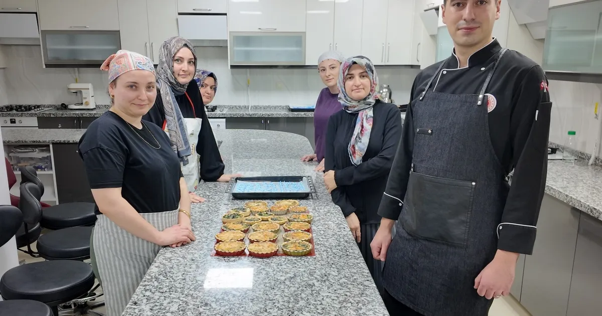 kocaelide yeni pasta sefleri egitimlerine basladi gx7vydVa.webp