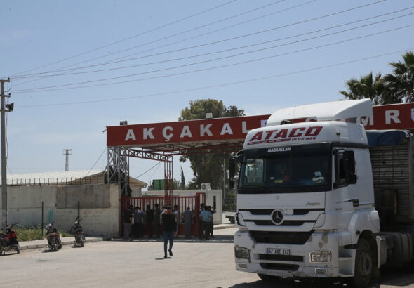 pasaportla-gecislerin-basladigi-gumruk-kapasindan-gunde-700-tir-gecmesi-bekleniyor-U4DvHBhk