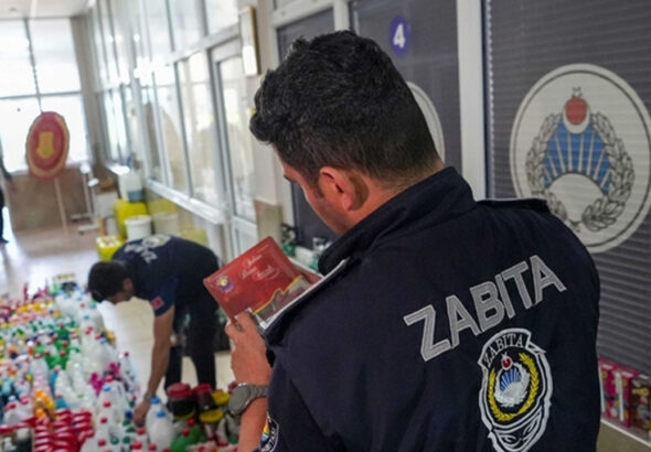 tarsusta-dev-denetim-6-bin-167-sagliksiz-urune-el-konuldu-ff6RhTEW