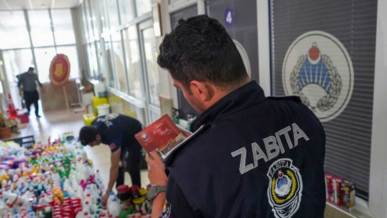 tarsusta-dev-denetim-6-bin-167-sagliksiz-urune-el-konuldu-ff6RhTEW