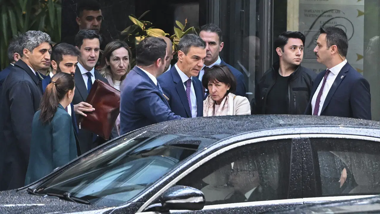 İspanya Başbakanı Sanchez, Acil İnişin Ardından Ankara’dan Ayrıldı
