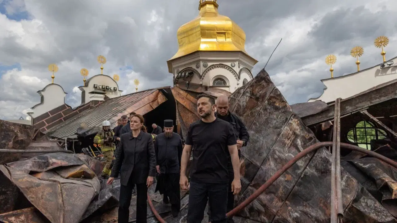 UNESCO mirası manastır hedef alındı: Moskova ve Kiev karşı karşıya geldi