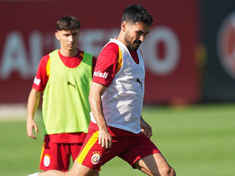 Galatasaray gunu cift antrenmanla tamamladi IkmLQRpM